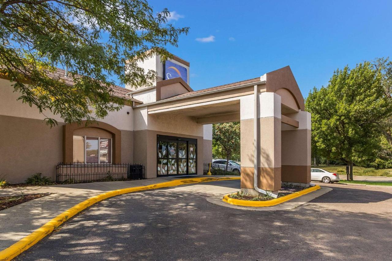 סו פולס Sleep Inn Airport מראה חיצוני תמונה